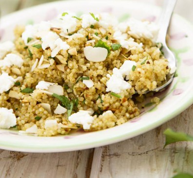 Couscous en bulgursalade amandel, geitenkaas en rucola