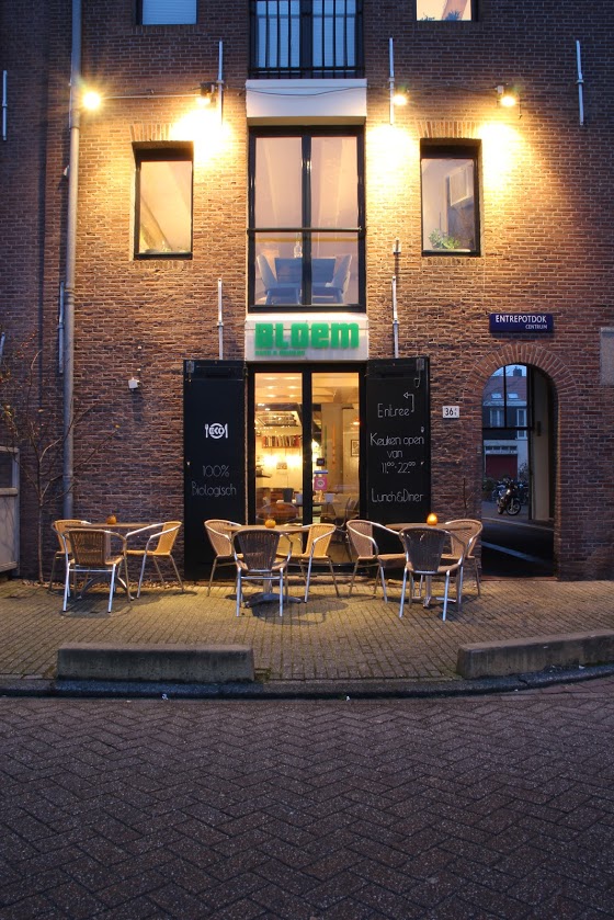 Bloem en drinken: biologisch restaurant Amsterdam Puur! uit eten