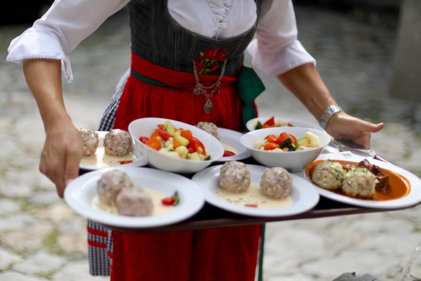 Knödel bij Gasthof Huber in Pardell zuid-tirol