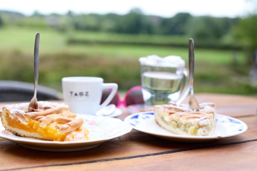 Huisgemaakte fruitvlaai Herberg De Smidse Epen zuid limburg tips