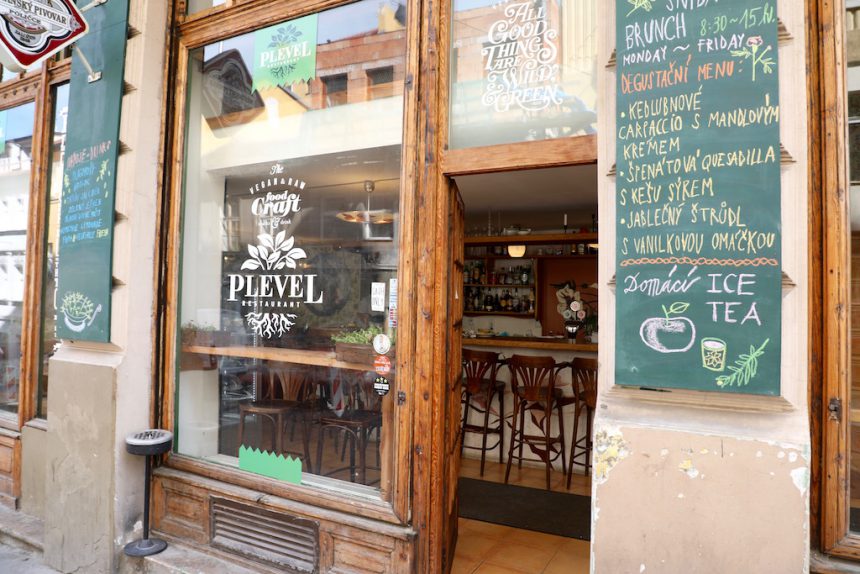 Plevel vegan restaurant Praag