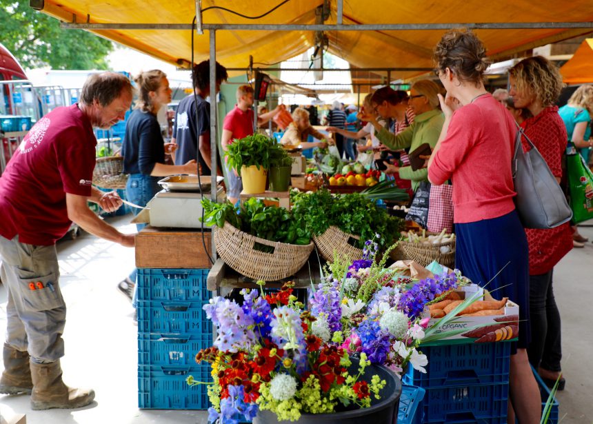 Stadsboerderij Almere biologische markt