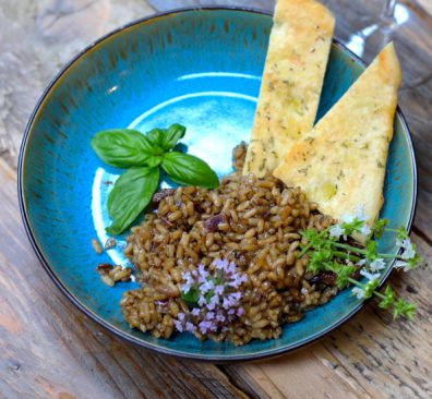 Rode gort met bloemkool, hazelnoot en focaccia