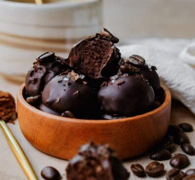 Gezonde chocolade truffels met koffie