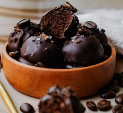 Gezonde chocolade truffels met koffie